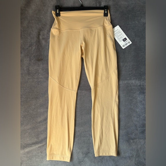 Lululemon Nulu High-Rise Yoga Crop 23"
Pecan Tan Size 8 - Picture 3 of 6